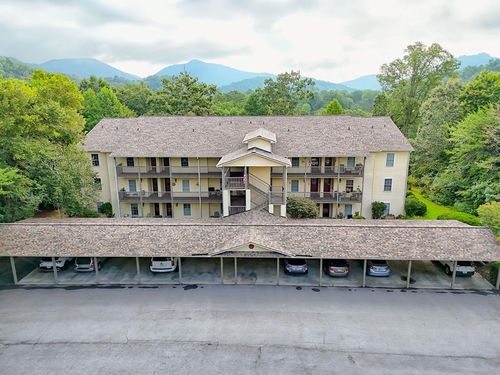 300 Ginger Creek Ln, Clayton, GA, 30525-4197 | Card Image