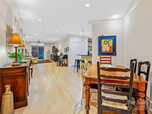 apt-308-21 Battery Park Ave, Asheville, NC, 28801-2761 | Card Image