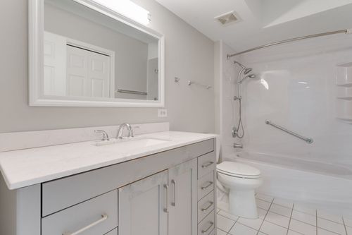 apt-505-7091 W Touhy Ave, Niles, IL, 60714-4375 | Card Image