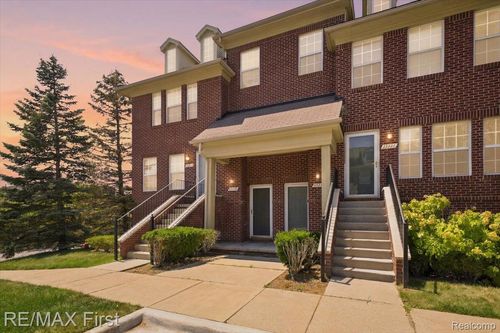 23205 Cornerstone Village Dr, Southfield, MI, 48075-3684 | Card Image