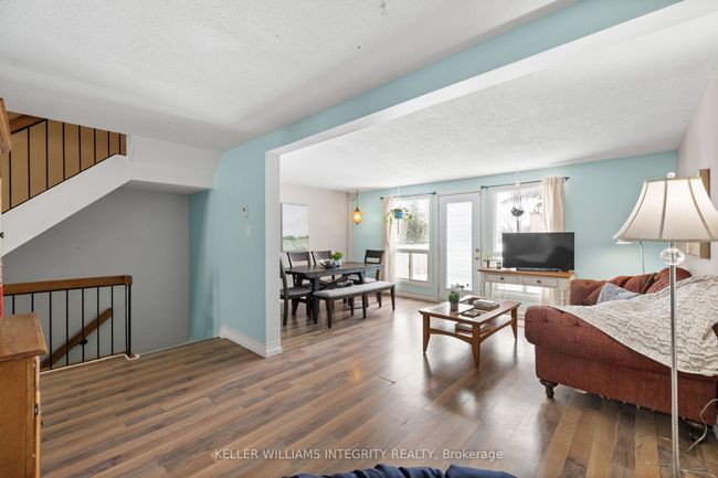 2013 Stonehenge Cres, Condo with 3 bedrooms, 2 bathrooms and null parking in Ottawa ON | Image 6