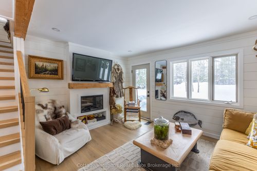 929 Muskoka 3 Rd N, Huntsville, ON, P1H | Card Image