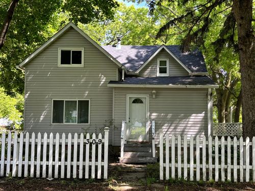 309 7th Ave W, Swea City, IA, 50590-1029 | Card Image