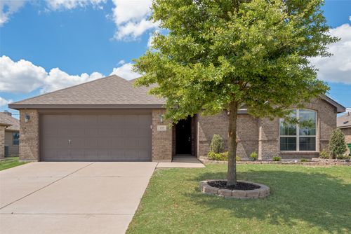 137 Sierra Dr, Waxahachie, TX, 75167-4823 | Card Image