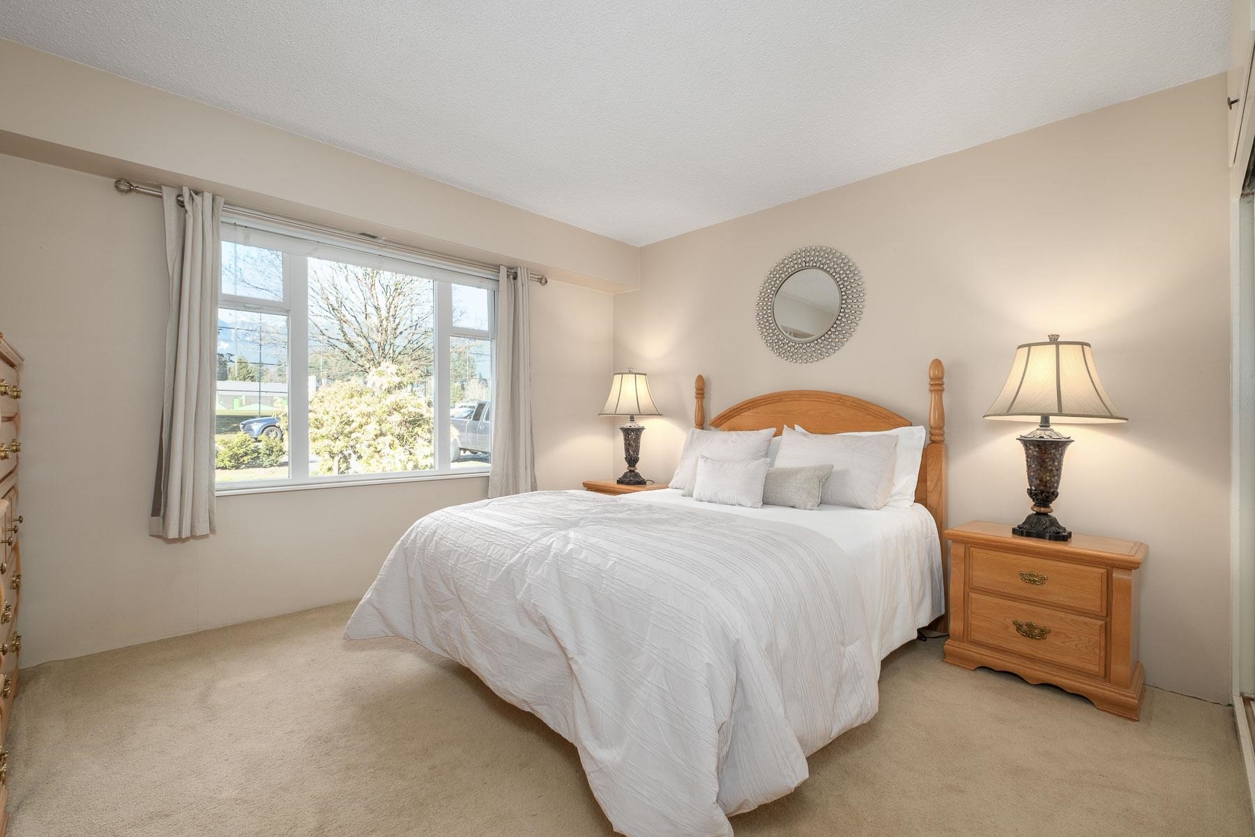 1805 W 15 Th Street, House other with 3 bedrooms, 1 bathrooms and 4 parking in North Vancouver BC | Image 12