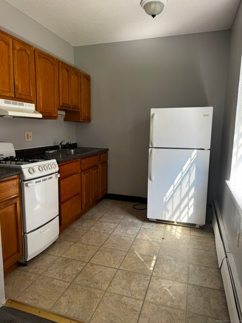 apt-103-27 Congress St, Hartford, CT, 06114-1082 | Card Image