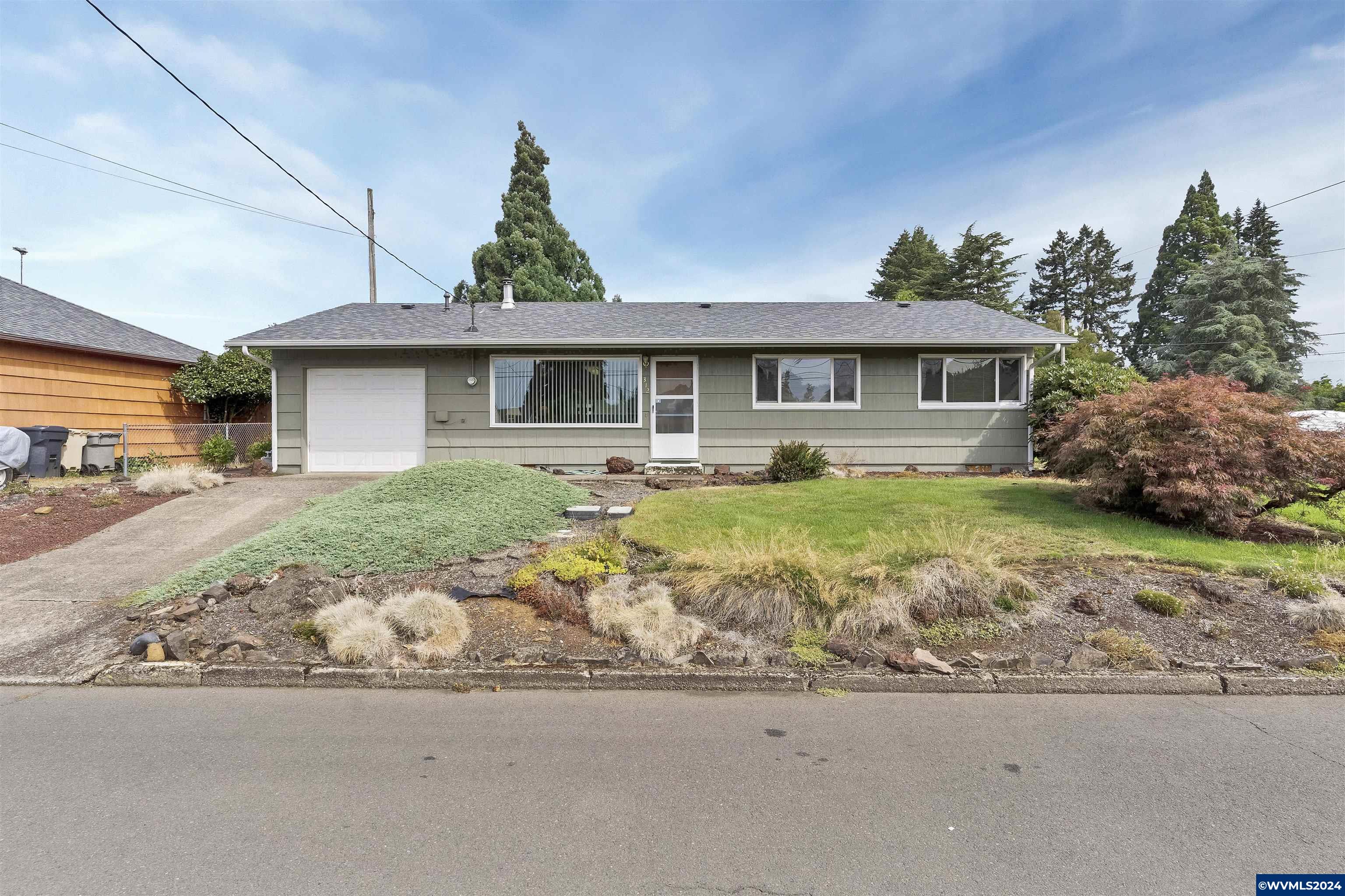 Cherry St, Dallas, OR 97338