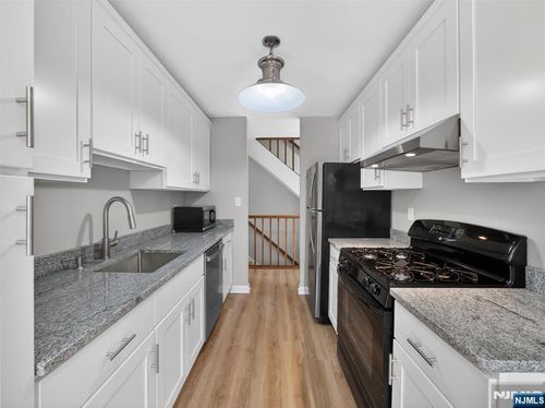 2506 Hemingway Ln, Mahwah, NJ, 07430-2329 | Card Image