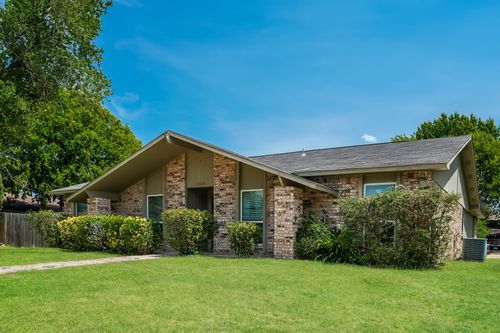 1316 Royal Oak Dr, Desoto, TX, 75115-3414 | Card Image