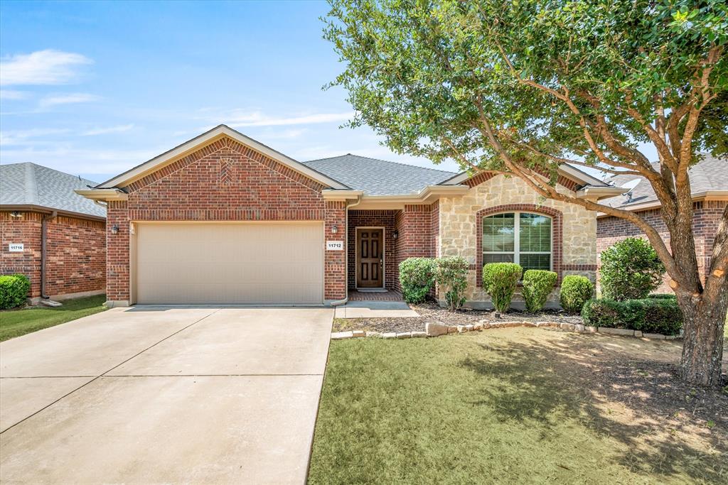 Anna Grace Dr, Burleson, TX 76028