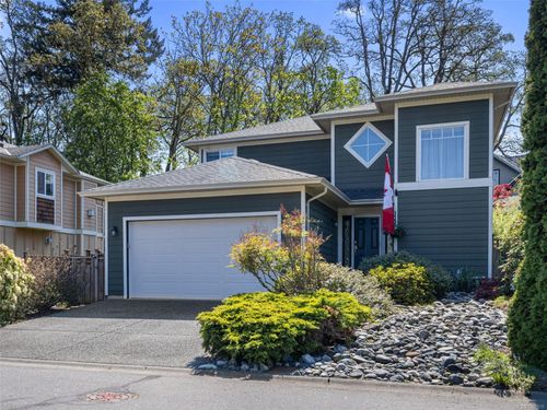 4135 Rockhome Gdns, Saanich, BC, V8X5K4 | Card Image