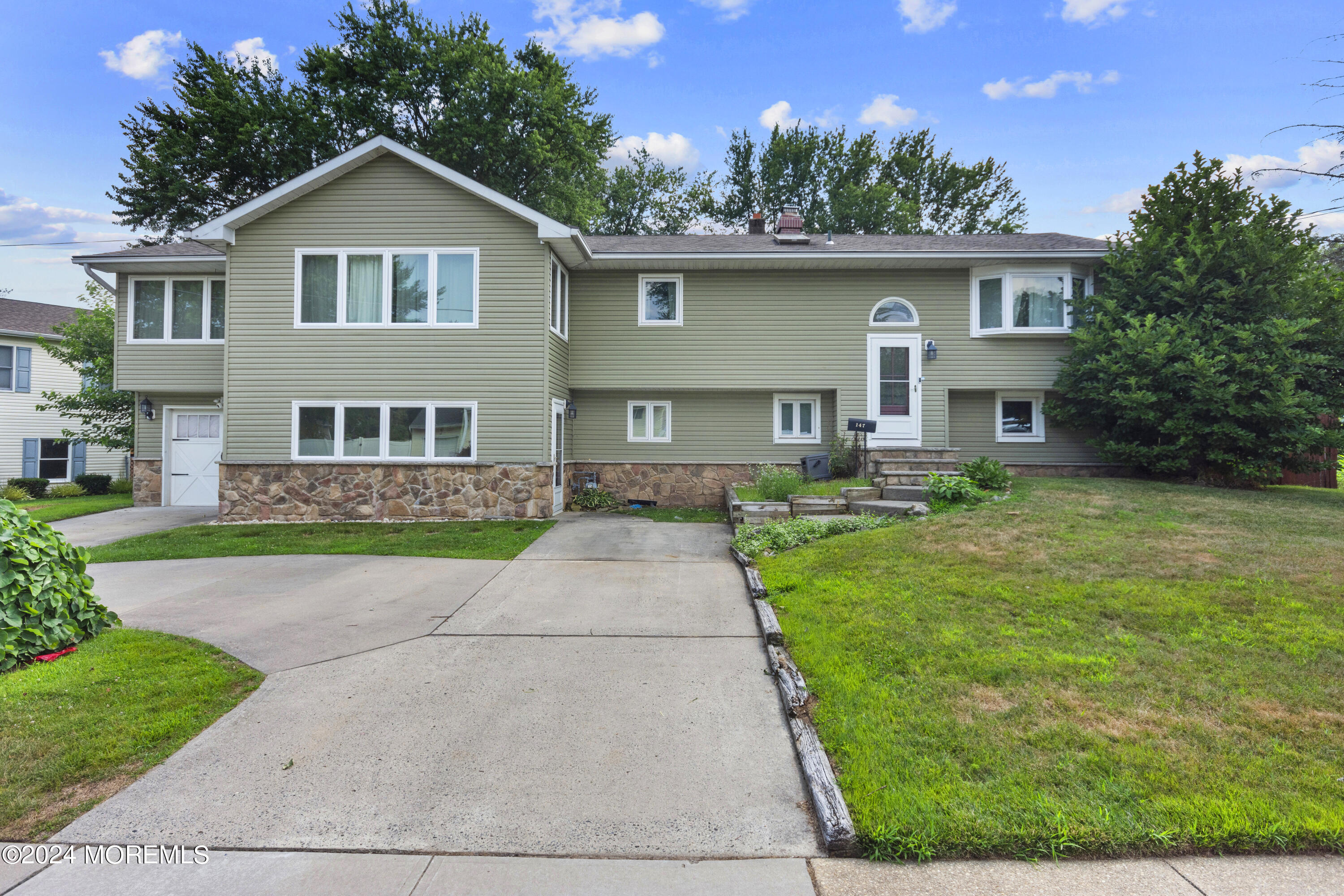 Newbury Rd, Howell, NJ 07731