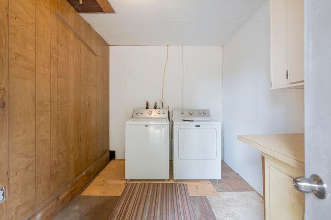 3381 208 St, House other with 3 bedrooms, 2 bathrooms and 9 parking in Langley BC | Image 13