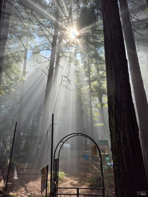 4020 Ridge Circle, Willits, CA, 95490 | Card Image