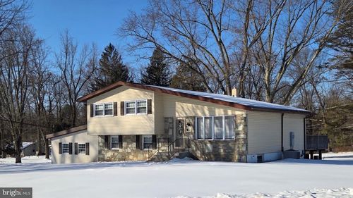 84 Upland Dr, SOUTHAMPTON, PA, 18966-1067 | Card Image