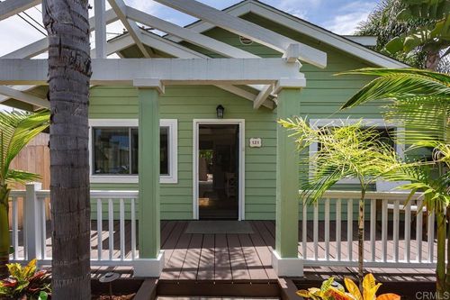 121 Cadmus St, Encinitas, CA, 92024-2030 | Card Image