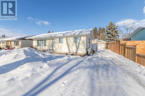 4716 37 St, Lloydminster, SK, S9V0A6 | Card Image