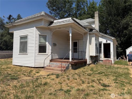 203 E Patit Ave, Dayton, WA, 99328-1038 | Card Image
