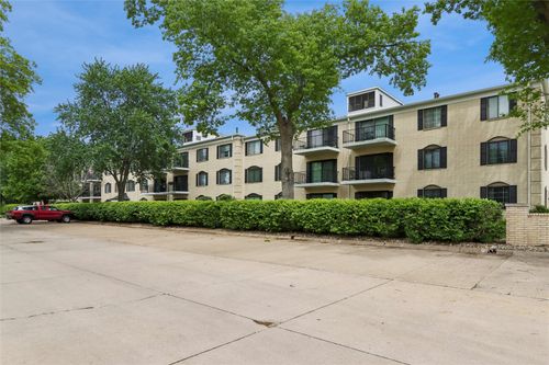 320-150 Thompson Dr Se, Cedar Rapids, IA, 52403-1740 | Card Image