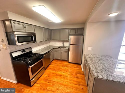 apt-3rd-751 S 16th St, PHILADELPHIA, PA, 19146-2196 | Card Image