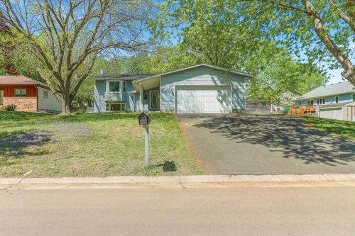 2515 Belmont Ln E, North Saint Paul, MN, 55109-4066 | Card Image