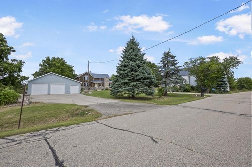 w2054-W2056 Church Drive, Concord, WI, 53094 | Card Image