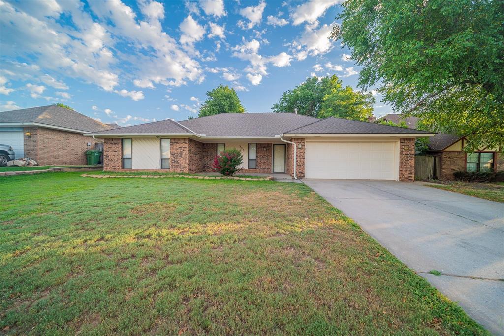 Platt Dr, Yukon, OK 73099