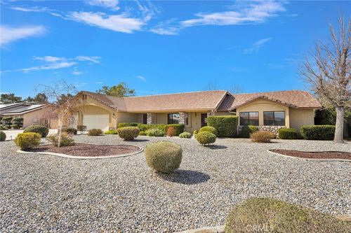 12574 Sarsi Ct, Apple Valley, CA, 92308-6893 | Card Image