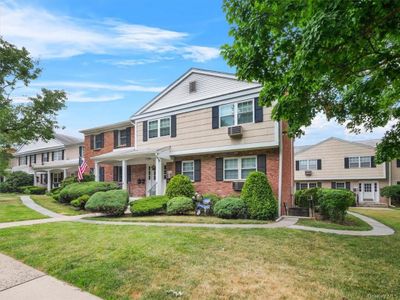 View of front of property with a front yard | Image 2