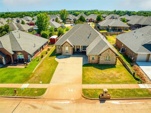 3300 Valley Brk, Norman, OK, 73071-3669 | Card Image