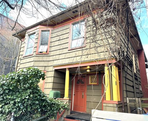 1210 E Pine St, Seattle, WA, 98122-3922 | Card Image