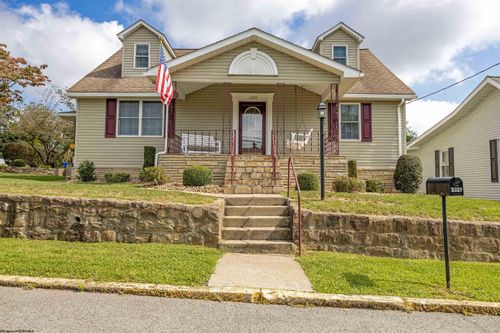 1329 Sabraton Ave, Morgantown, WV, 26505-5832 | Card Image