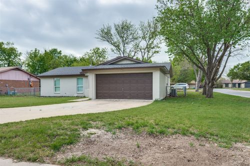 1600 Briar Run, Benbrook, TX, 76126-3920 | Card Image