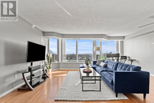 601-81 Scott St, Saint Catharines, ON, L2N7L5 | Card Image