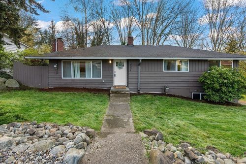 18331 38th Ave S, SeaTac, WA, 98188-4509 | Card Image
