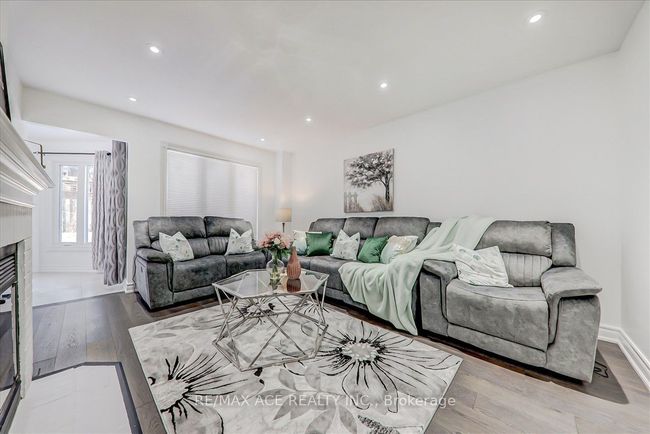 1579 Heathside Cres, House other with 7 bedrooms, 6 bathrooms and 4 parking in Pickering ON | Image 8
