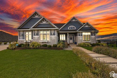251 Parkway Cir, North Salt Lake, UT, 84054-2690 | Card Image