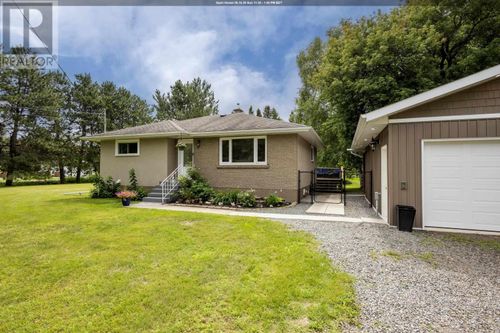2312 Rosslyn Rd, Thunder Bay, ON, P7K1G7 | Card Image