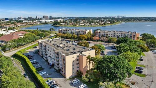 apt-4a-500 Executive Center Dr, West Palm Beach, FL, 33401-4909 | Card Image