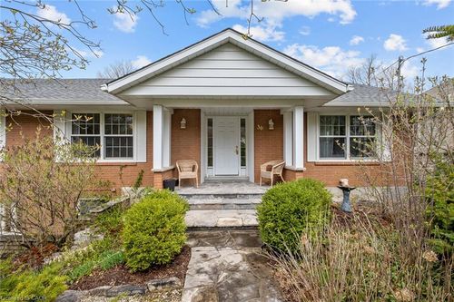 36 Maple Hill Dr, Kitchener, ON, N2M2R8 | Card Image
