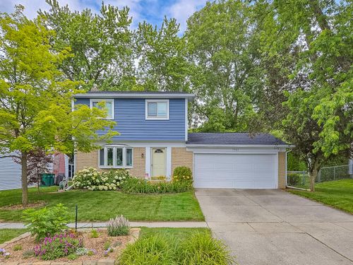7957 Meadowview Ct, Ypsilanti, MI, 48197-7118 | Card Image