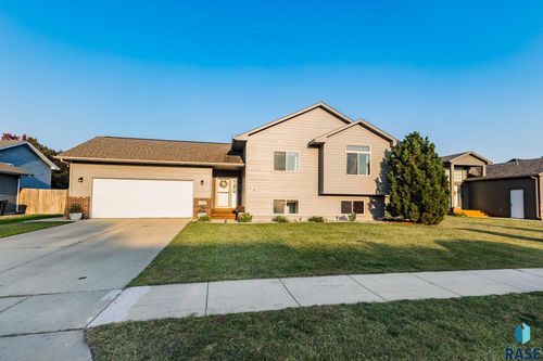 5716 San Diego Ave, Sioux Falls, SD, 57106 | Card Image