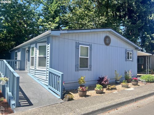 52-16461 Se Hearthwood Dr, Clackamas, OR, 97015-9435 | Card Image