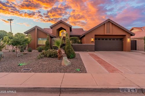 1916 E Secretariat Dr, Tempe, AZ, 85284-1752 | Card Image