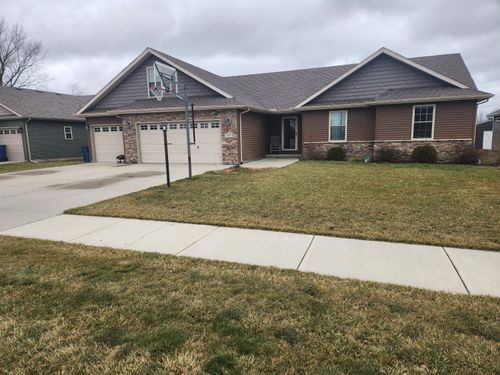 702 19th St Se, DeMotte, IN, 46310 | Card Image