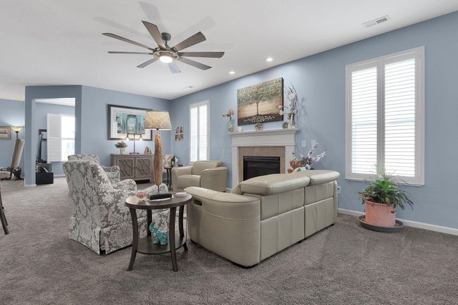 159 Broadmoore Blvd, Condo with 3 bedrooms, 2 bathrooms and null parking in Pataskala OH | Image 6