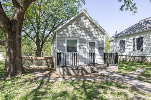 1430 N 15th St, Saint Joseph, MO, 64505-2715 | Card Image