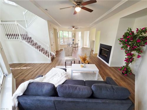 800 Oak Springs Ct, Newport News, VA, 23602-8850 | Card Image