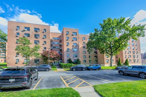 6d-21208 75th Ave, Oakland Gardens, NY, 11364-3381 | Card Image