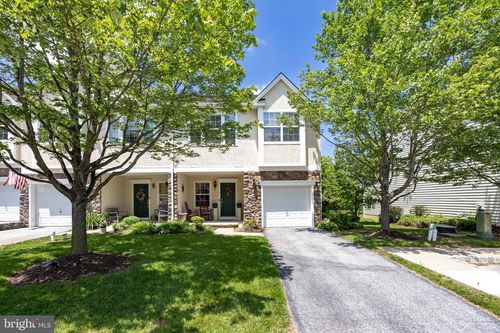 2751 Fynamore Ln, DOWNINGTOWN, PA, 19335-6028 | Card Image
